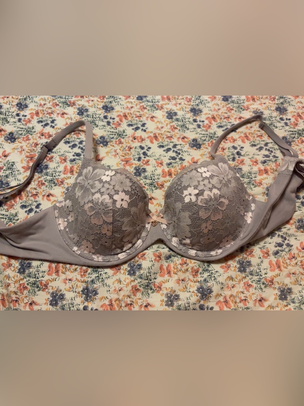 Victoria's Secret Lace Push-Up Bra Size 34C light purple gray floral design